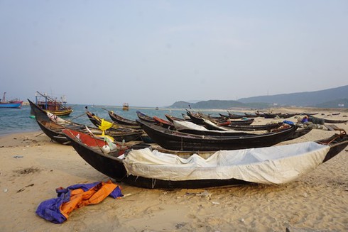 Shop TIN 28/4: Vì sao Thủ tướng buồn? Con tắm biển ở đâu? - ảnh 15