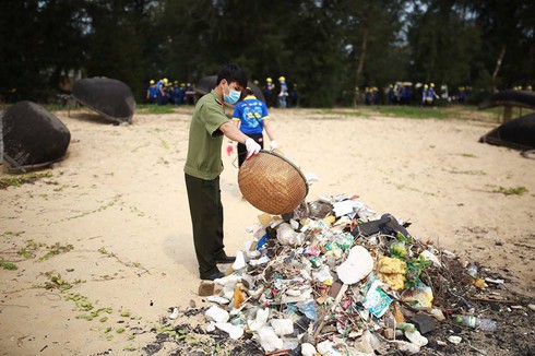 Shop TIN 12/5: HÃY LÀM SẠCH BIỂN - ảnh 5