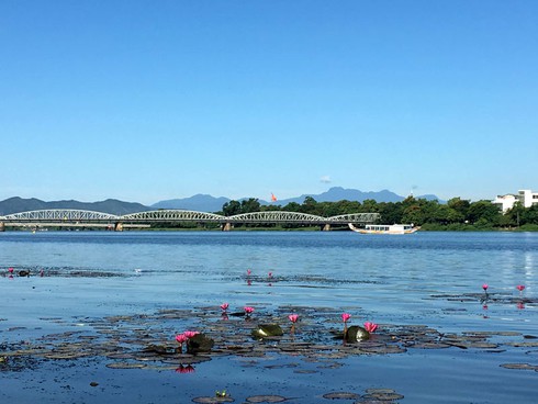 Shop TIN 10/8: Mời gọi nhà đầu tư Nhật Bản vào các dự án hạ tầng giao thông lớn - ảnh 2