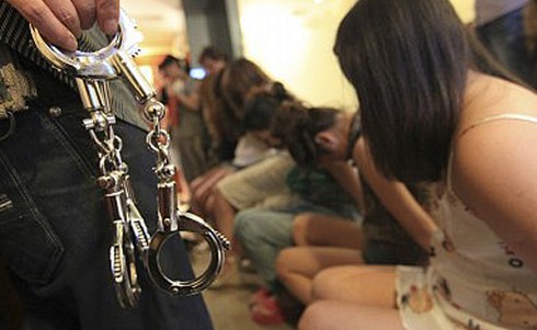 Chính sách 1 con khiến mại dâm và buôn bán phụ nữ tăng ở Trung Quốc - ảnh 1