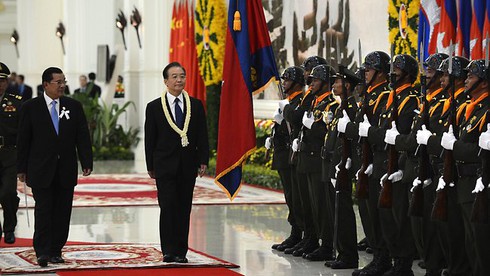 Nụ cười của ông Ôn Gia Bảo và tương lai ASEAN - ảnh 1