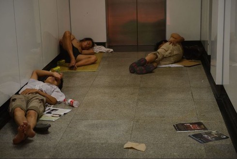 Trung Quốc: Nắng nóng kinh hoàng, dân rán trứng không cần bếp ngoài phố - ảnh 6