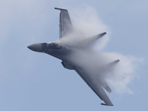 Khám phá sức mạnh đáng sợ của tiêm kích Su-35 - ảnh 1