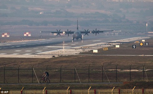 Ngoại trưởng Mỹ: “Assad cần phải bị trừng phạt” - ảnh 2