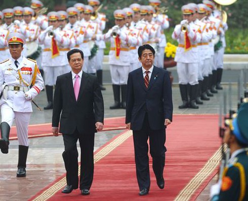 ‘Kết thân’ASEAN – Nhật Bản dùng ‘đòn ngăn chặn mềm’ với Trung Quốc - ảnh 1