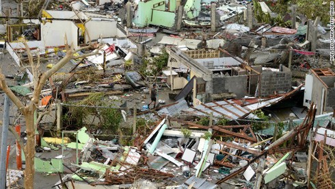 Tin bão số 14 (bão Haiyan) sắp tấn công Việt Nam: 1.200 người Philippines thiệt mạng - ảnh 3