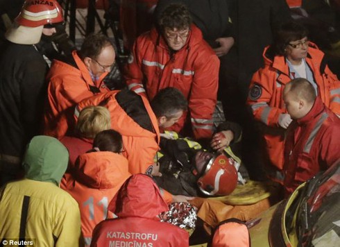 Sập siêu thị, ít nhất 32 người chết - ảnh 2