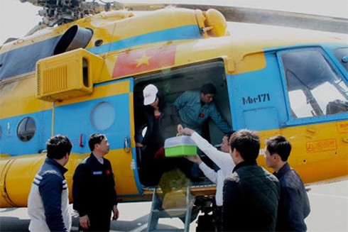 Tàu SAR 413 và 3 trực thăng Việt Nam đang đi tìm máy bay Malaysia - ảnh 1