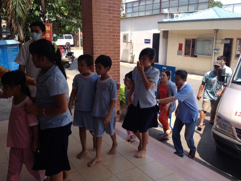 TP.HCM: Hàng chục học sinh tiểu học phải cấp cứu sau bữa trưa - ảnh 3