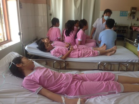 TP.HCM: Hàng chục học sinh tiểu học phải cấp cứu sau bữa trưa - ảnh 2