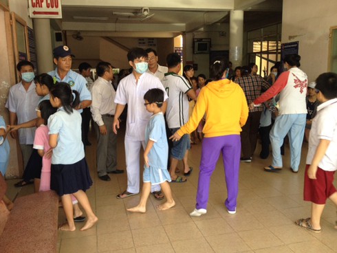 TP.HCM: Hàng chục học sinh tiểu học phải cấp cứu sau bữa trưa - ảnh 4