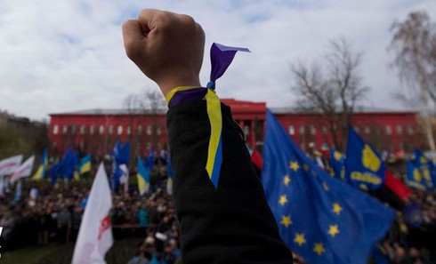 Ukraine: “Miệng vực” vỡ nợ chỉ còn cách vài…li - ảnh 2