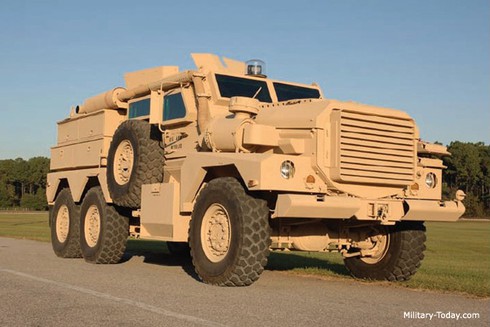 Mỹ tặng Uzbekistan 328 xe bọc thép - ảnh 1