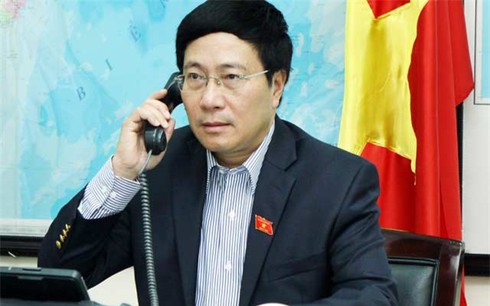 Phó Thủ tướng Phạm Bình Minh điện đàm với Ngoại trưởng Singapore - ảnh 1