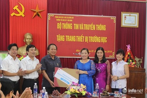 Thứ trưởng Bộ TT&TT Trương Minh Tuấn thăm và tặng quà Mẹ Việt Nam anh hùng - ảnh 2
