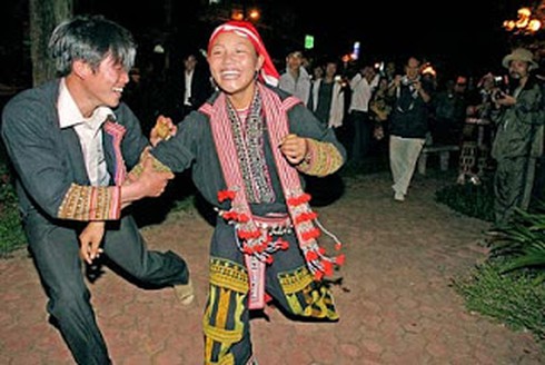 Shop TIN 22/1: Bỏ 50 tỷ xây cầu...khỉ, đợi câu ví giặm thông cầu - ảnh 5