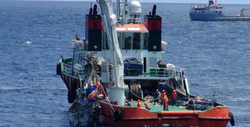 Đang tiến hành trục vớt hộp đen CASA-212 - ảnh 1