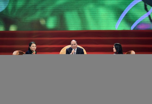 Thủ tướng đối thoại với đại biểu phụ nữ Việt Nam - ảnh 7