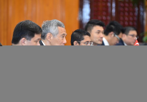 Thủ tướng Nguyễn Xuân Phúc hội đàm với Thủ tướng Singapore Lý Hiển Long - ảnh 4