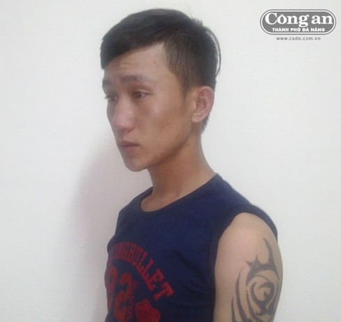 Trả lương bằng... kiếm! - ảnh 1