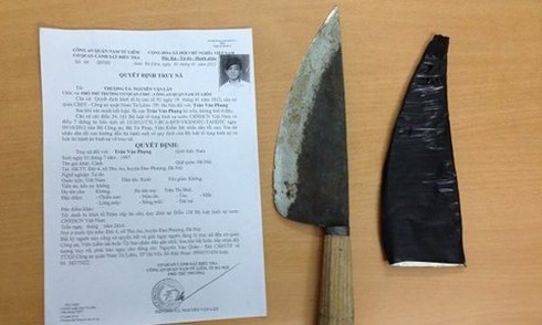 Thấy mẹ bị chửi, con trai dùng dao chém cha trọng thương - ảnh 1