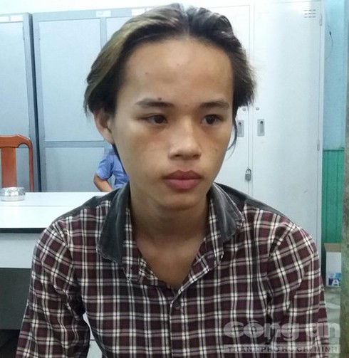 Một phụ nữ trẻ quật ngã 3 tên cướp giữa đường như phim hành động - ảnh 2