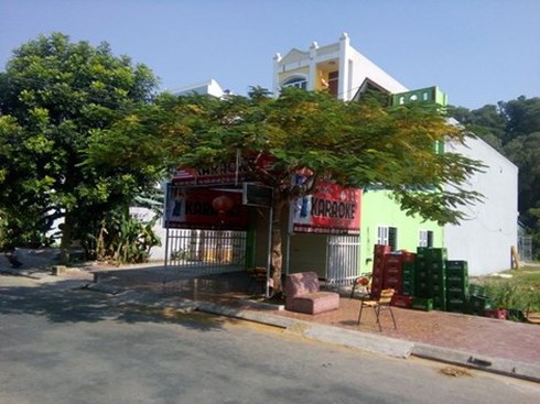 Chủ quán karaoke đâm chết nhân viên vì... ghen - ảnh 1