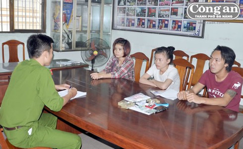 Chở nhau đi “đập đá” - ảnh 1