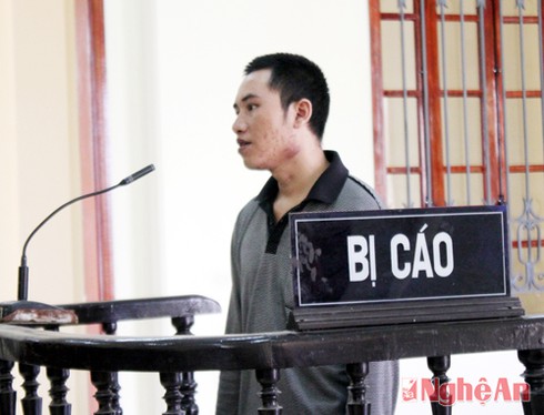 Mơ bị hổ vồ nên cầm dao chém nhầm... vợ - ảnh 1