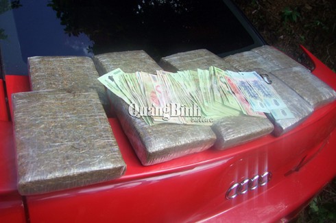 Cuộc truy đuổi như phim hành động của cảnh sát bắt kẻ đi siêu xe buôn ma túy - ảnh 3