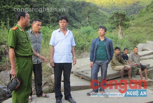 Cán bộ xã cùng 3 lâm tặc phá rừng đầu nguồn - ảnh 1