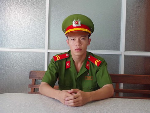 Lính cứu hỏa dũng cảm bắt cướp - ảnh 1