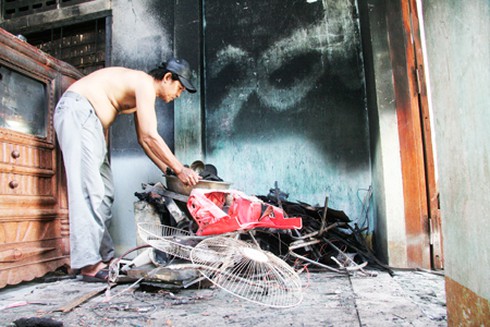 Nhà cháy và người vợ mất tích - ảnh 1