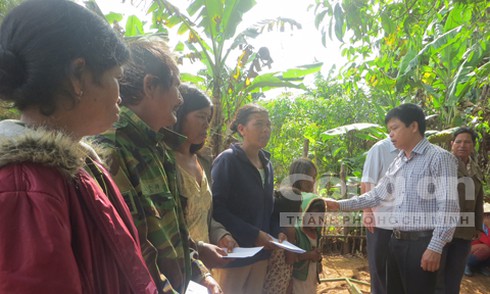 Làng nghèo chìm trong tang tóc sau vụ tai nạn thảm khốc - ảnh 3