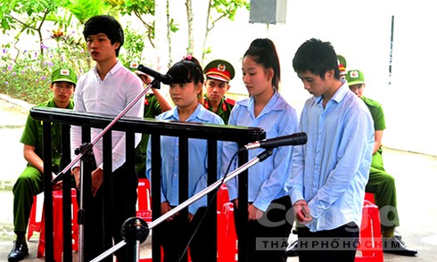 Ném bạn xuống sông vì bị giành khách “làng chơi” - ảnh 1