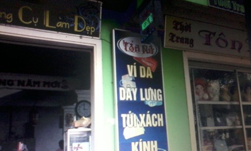 Dùng khăn len khống chế chủ cửa hàng thời trang cướp tài sản - ảnh 1