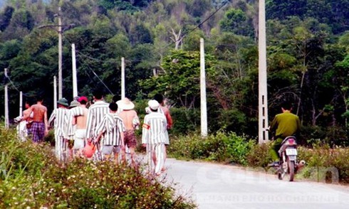 Huy động lực lượng lớn truy bắt một tù nhân trốn trại - ảnh 1