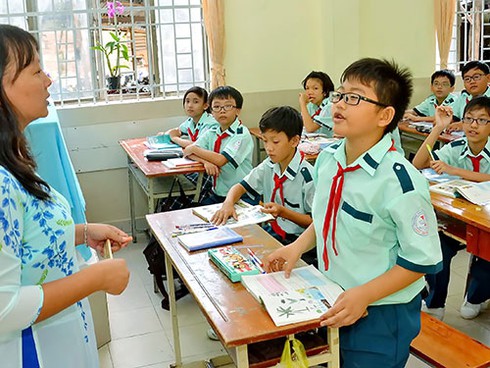 Lương giáo viên gây bức xúc dai dẳng - ảnh 1