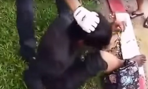 Bóc mẽ chiêu thức 'đánh cắp' lòng nhân ái của 'kịch sĩ' đường phố - ảnh 1