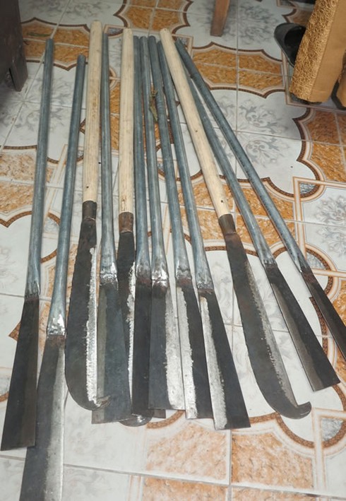 Nổ súng trấn áp vụ hỗn chiến - ảnh 2