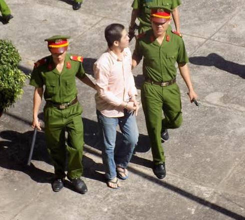 3 lần giở trò đồi bại với bé gái, lãnh án 10 năm tù - ảnh 1