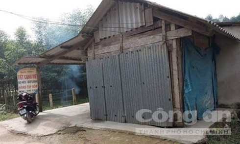 Cưỡng đoạt hàng xóm bất thành, nam thanh niên uống thuốc độc tự tử - ảnh 1