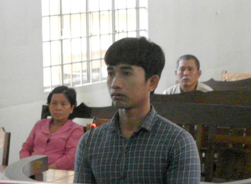 Đem theo lựu đạn để hàn gắn… tình yêu - ảnh 1