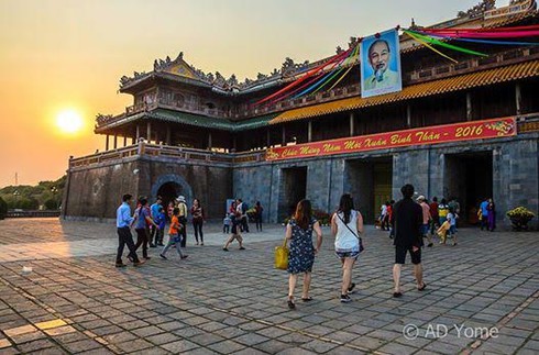 Shop TIN 18/2: Khắc nhớ ngày 17/2: TRANG NGHIÊM VÀ ĐÀNG HOÀNG - ảnh 12