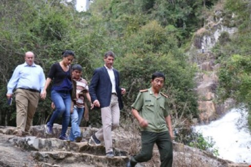 Có thể khởi tố vụ ba du khách Anh tử nạn ở thác Datanla - ảnh 2