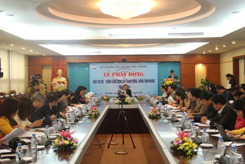 Gia hạn nhận bài thi viết