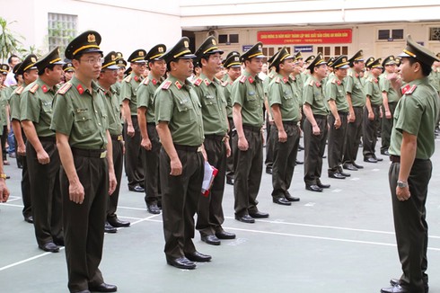 Hôm nay (6-6), toàn lực lượng CAND sử dụng trang phục xuân hè cải tiến - ảnh 6