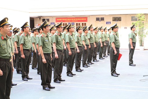 Hôm nay (6-6), toàn lực lượng CAND sử dụng trang phục xuân hè cải tiến - ảnh 7