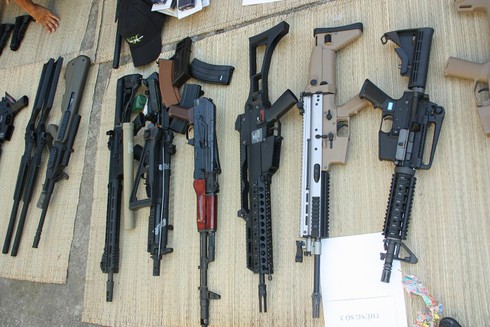 BĐBP Hải Phòng thu giữ 6 thùng súng đồ chơi nguy hiểm - ảnh 4