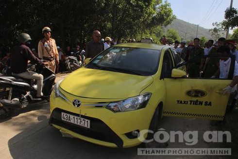 Tài xế taxi bị giết chết bằng nhiều vết đâm giữa đường vắng liên thôn - ảnh 1